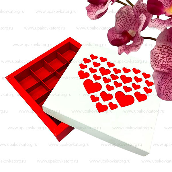 Коробка для 16 конфет с сердечками
