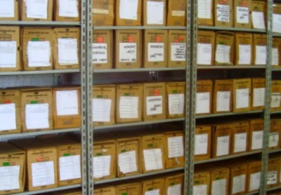архив с документами в коробках